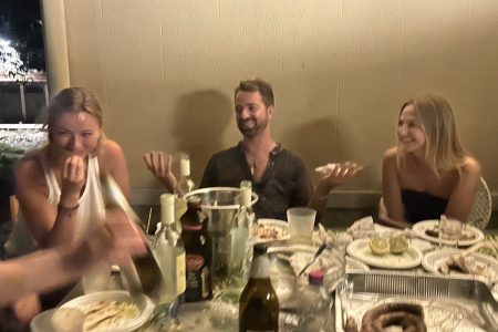 Potluck at Beet-Botanical Garden: Share Joy and Culinary Delights!